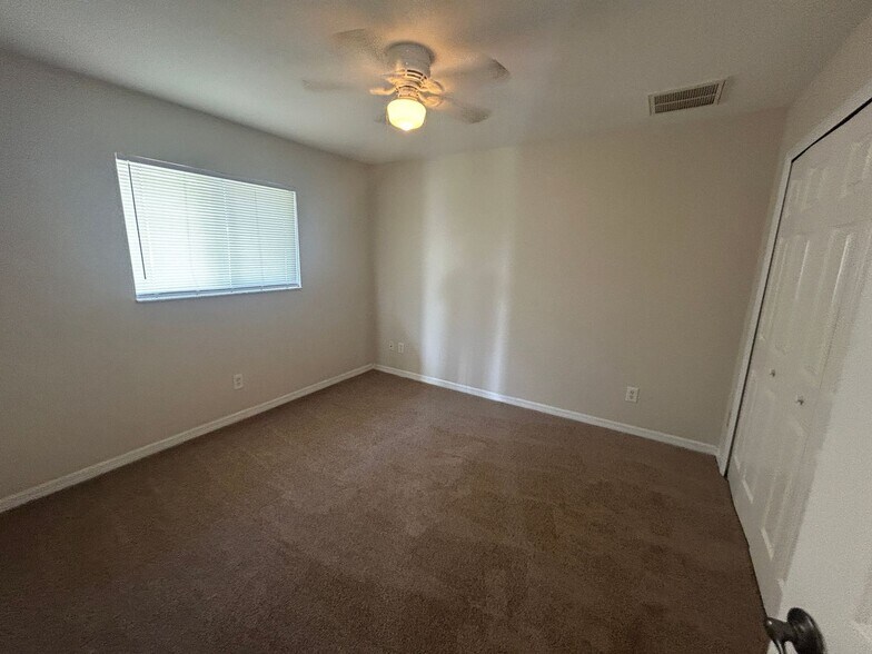 Building Photo - 3 bedroom 2 bathroom single family home