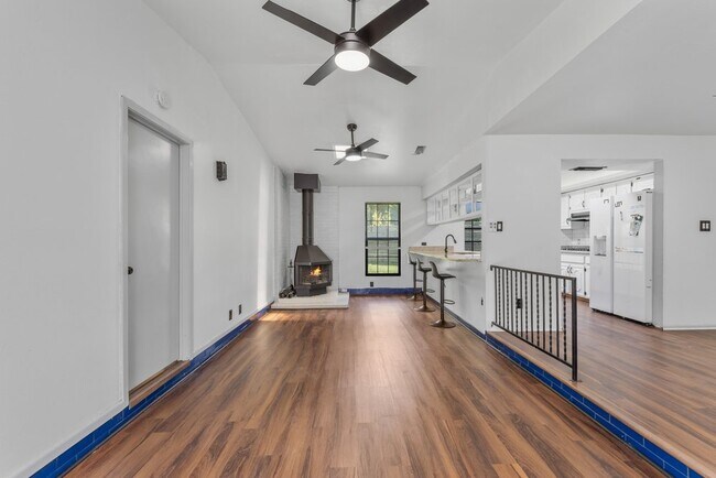 Building Photo - 2526 Town Briar St
