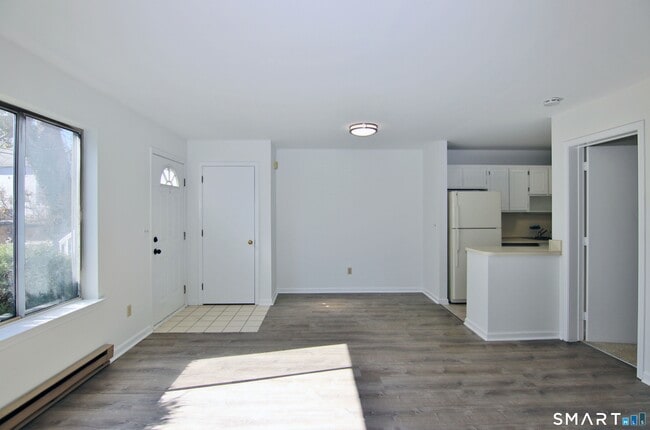 Building Photo - 15 Bungalow Park