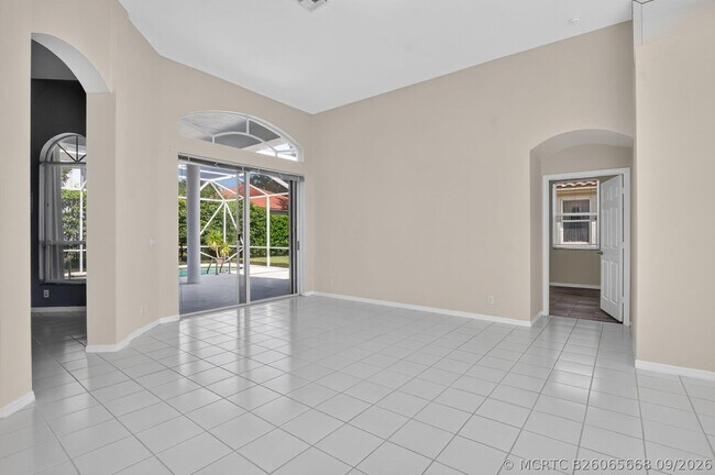 Building Photo - 10031 Lexington Estates Blvd