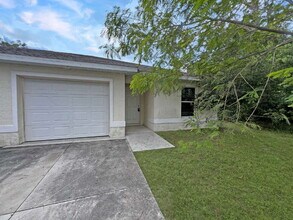 Building Photo - Sweater Weather Optional: 3 Beds, 2 Baths,...
