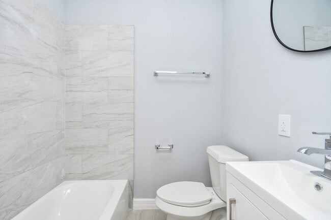 Building Photo - 10322 Rancho Bernardo Ln