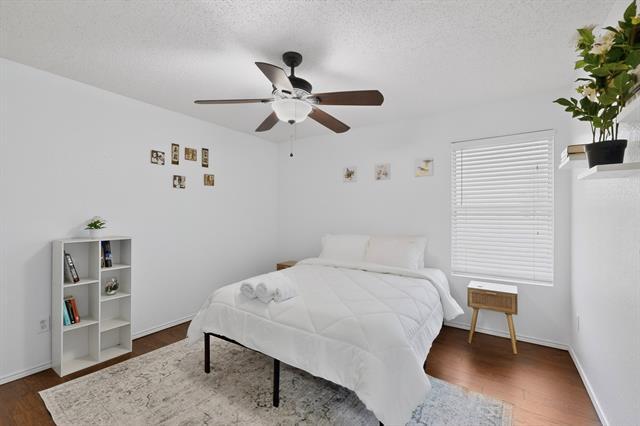 Building Photo - 2316 White Oak Dr