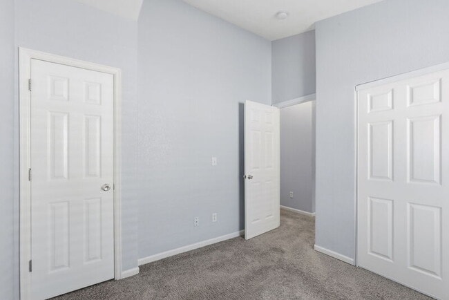 Building Photo - 17281 E Ford Dr