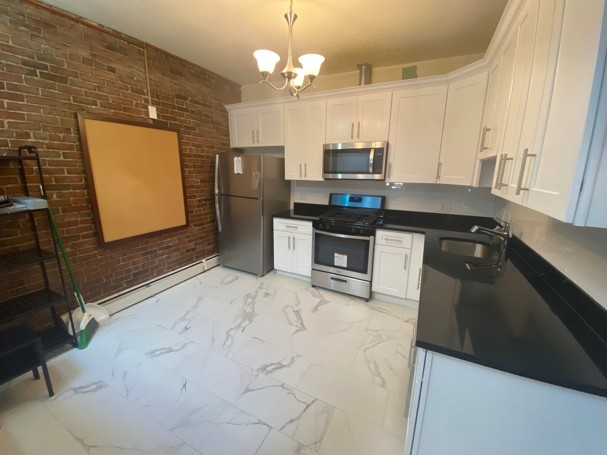 Building Photo - 616 Columbus Ave