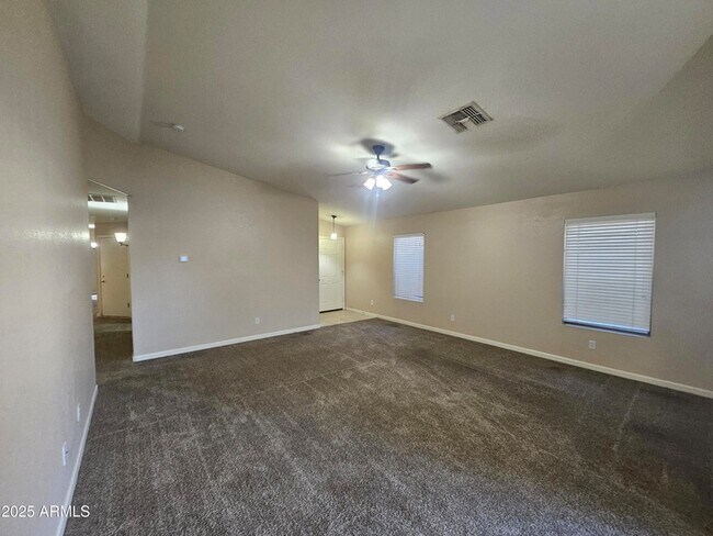 Building Photo - 842 E Impreria St