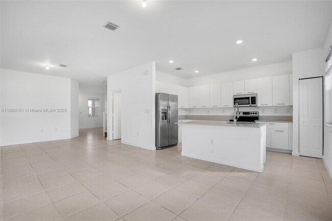 Building Photo - 12609 NW 23rd Pl
