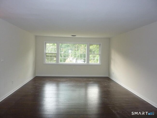 Building Photo - 62 Heritage Hill Rd