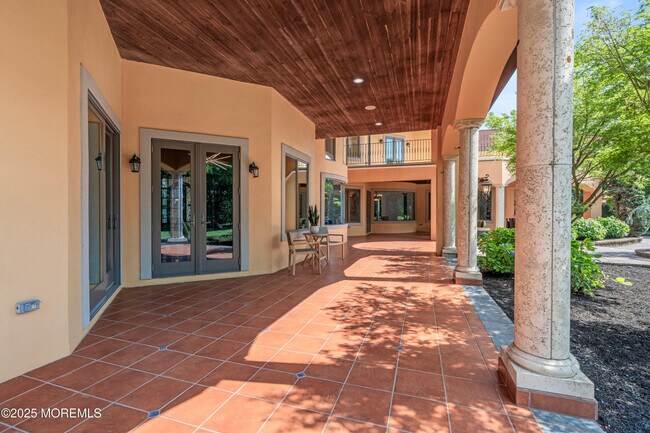 Building Photo - 1548 N Bay Ave