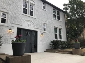 Building Photo - 6343 Richmond Ave