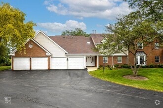 Building Photo - Schaumburg Two Bedroom  First Floor Condo ...