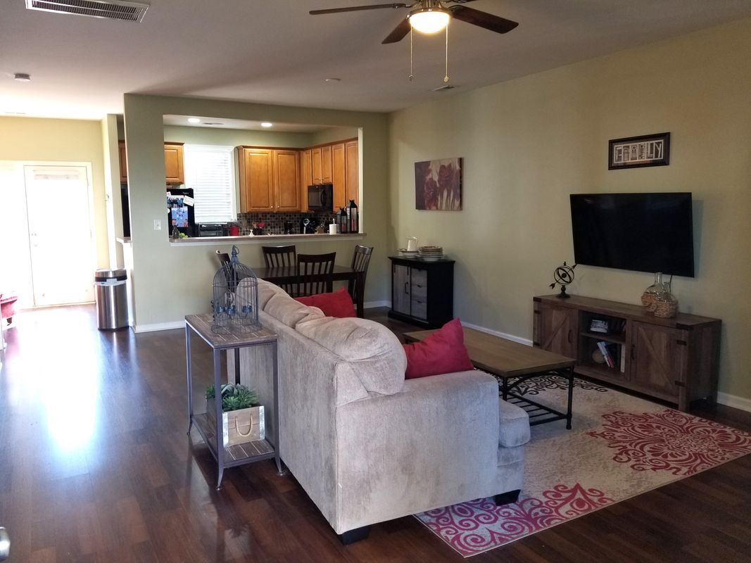 Building Photo - 10338 McGoogan Ln