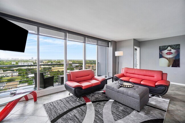 Building Photo - 1720 Harrison St