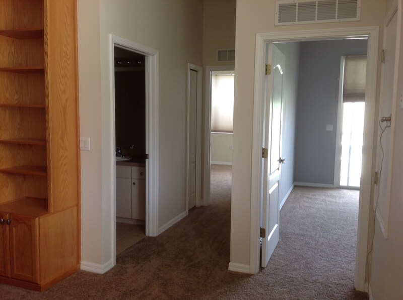 Building Photo - 2533 Stanhope Dr