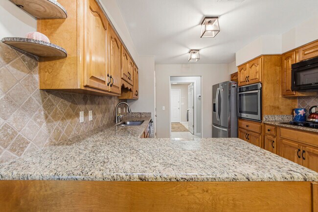 Building Photo - 855 Mande Ct