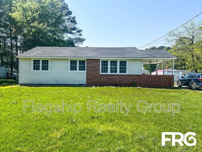 Building Photo - 1305 Robin St