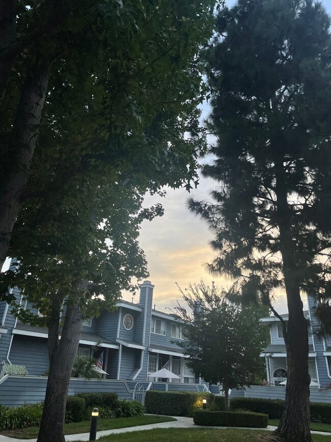 Building Photo - 8115 Surfline Dr
