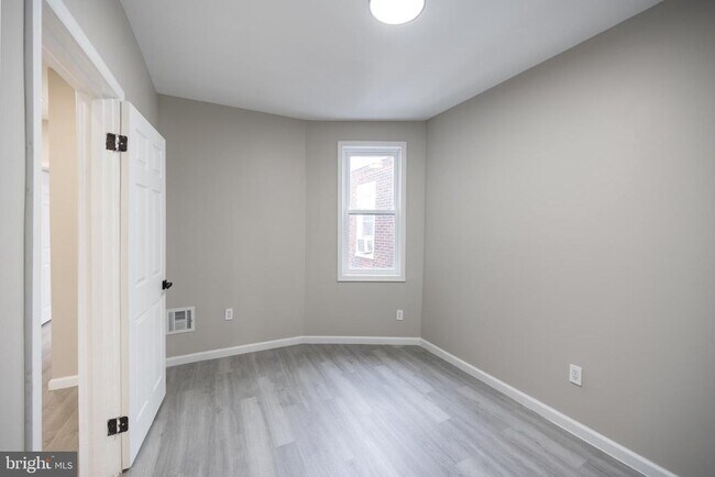 Building Photo - 2265 E Clearfield St