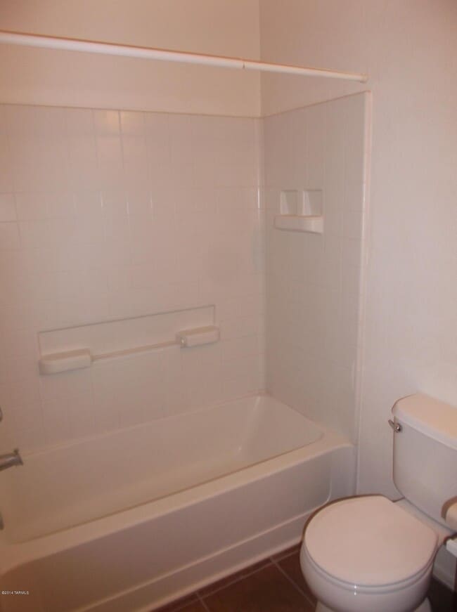 Building Photo - 6408 S Sunrise Valley Dr