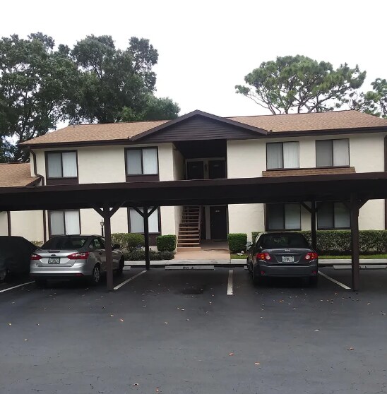 Building Photo - 510 Fairways Cir