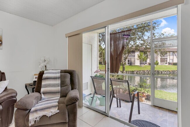 Building Photo - 2423 NW 89th Dr