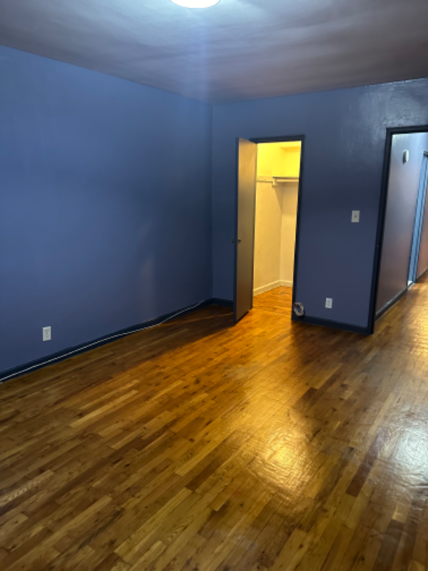 Building Photo - 1128 E 58th St