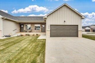 Building Photo - Chuck Floor Plan - Fox Creek