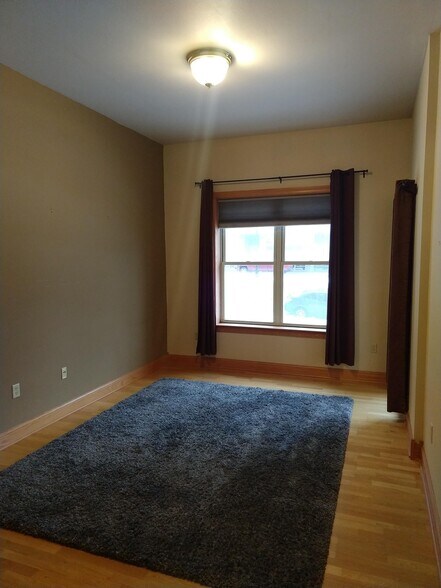 Building Photo - 360 W Washington Ave