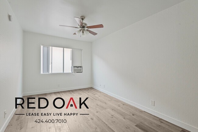Building Photo - 4069 Oakwood Ave