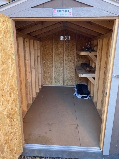 inside of 6'x10' shed - 2918 N Gaylord St