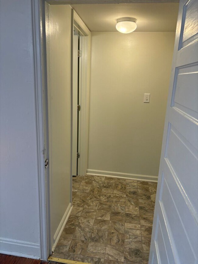 Building Photo - Spacious Renovated Lakewood Duplex! Walk t...