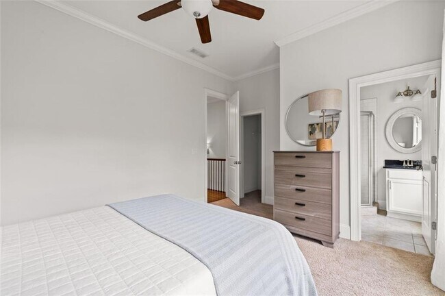 Building Photo - 821 Virginia Park Cir NE