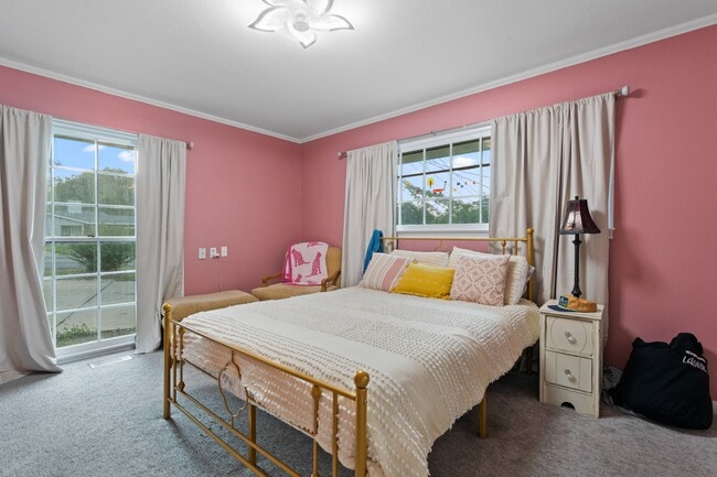 Building Photo - 2509 Wooded Acres Dr