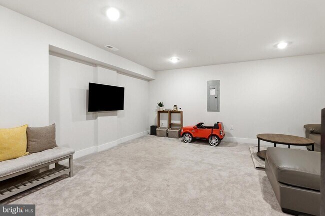 Building Photo - 6815 Winterhill Ln