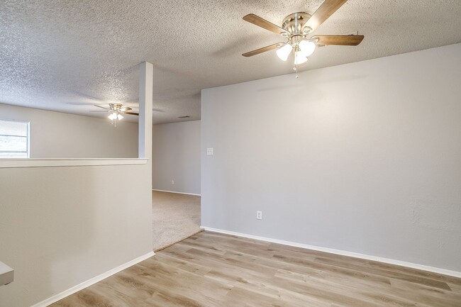 Building Photo - 2521 Indigo Ln