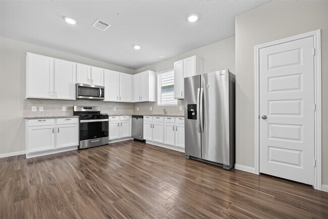 Building Photo - 13758 Goldeye Dr