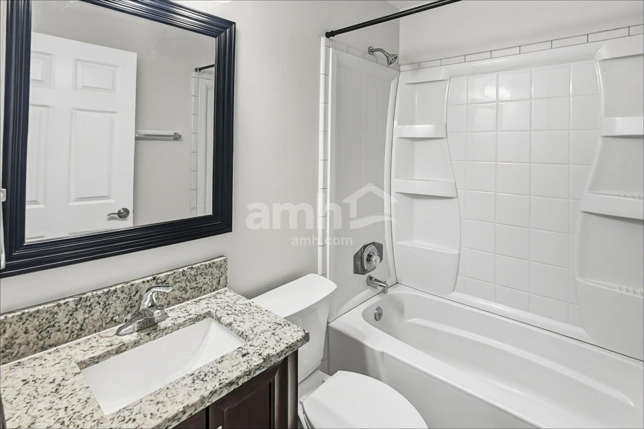 Building Photo - 1694 Ashwood Cir