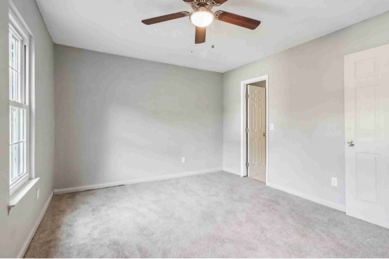 Building Photo - 3439 Bayshore Dr