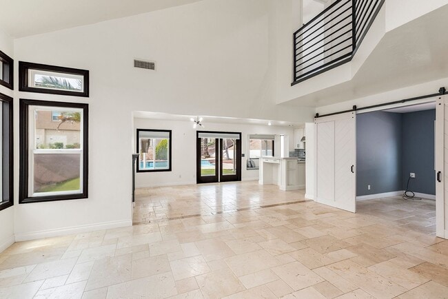 Building Photo - 13960 Carmel Ridge Rd