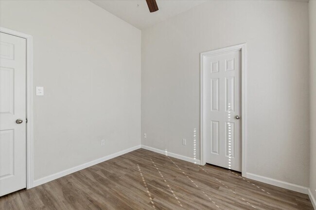 Building Photo - 326 Emerald Ridge Dr