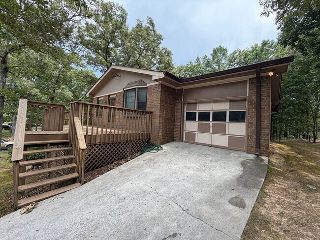 Building Photo - Large 4/2 with finished basement/bonus room- $1,895
