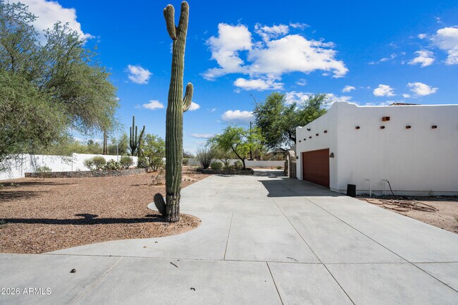 Building Photo - 35030 N 51st St