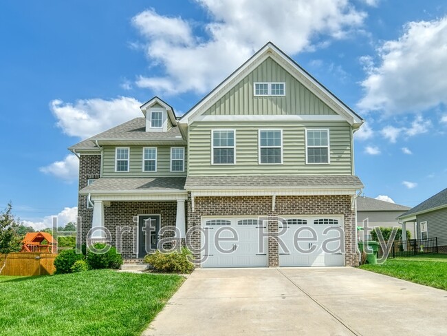 Primary Photo - 2212 Scarlet Tanager St