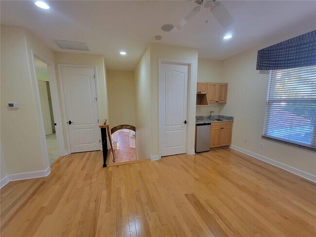 Building Photo - 10209 Thurston Groves Blvd