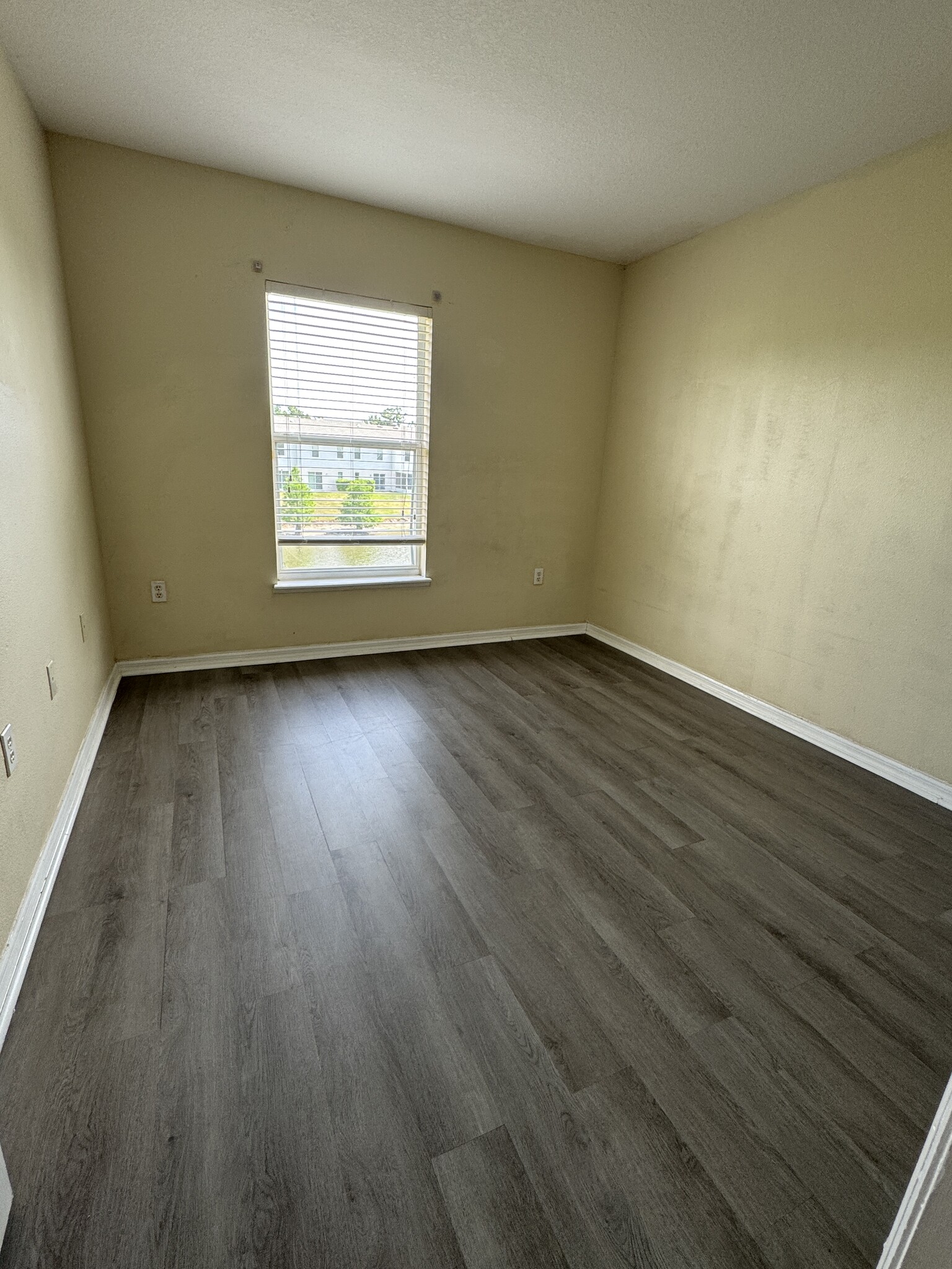 2nd bedroom - 9843 Ashburn Lake Dr
