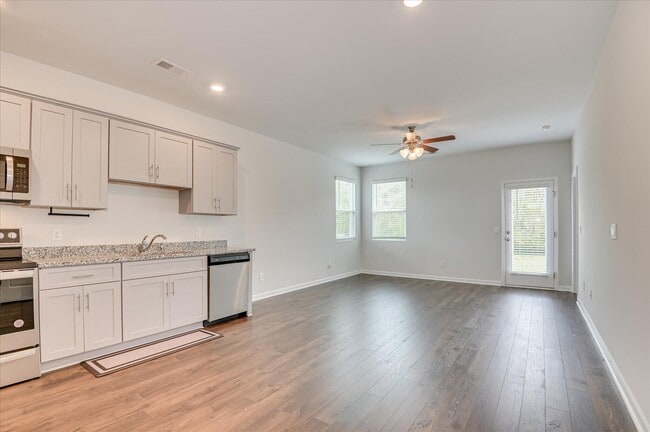 Building Photo - 5148 Captain Dr