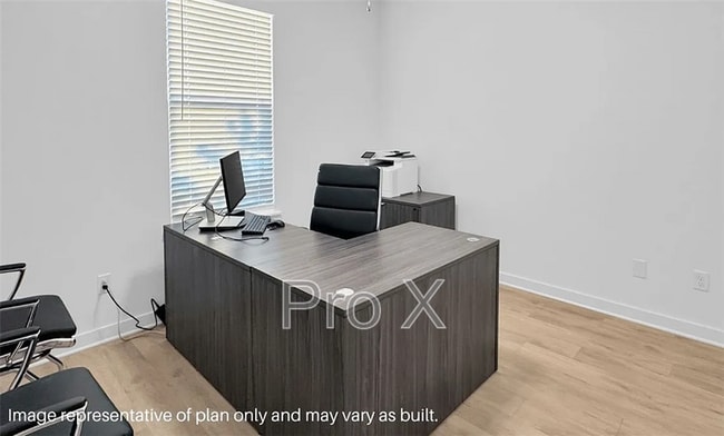 Building Photo - 2431 Longfellow Dr