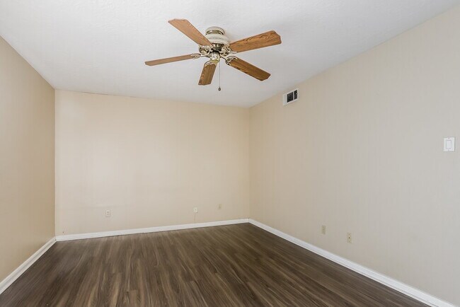 Building Photo - 11807 Gatlinburg Dr