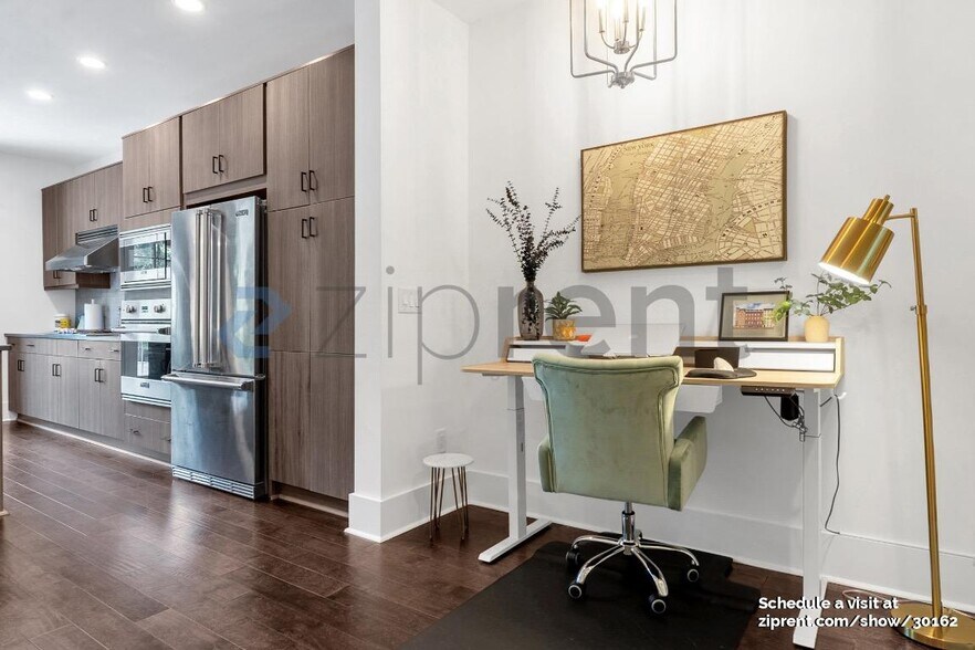 Building Photo - 303 Canton Wy