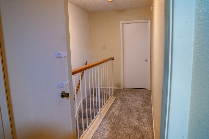 Building Photo - 11404 Walnut Ridge Dr